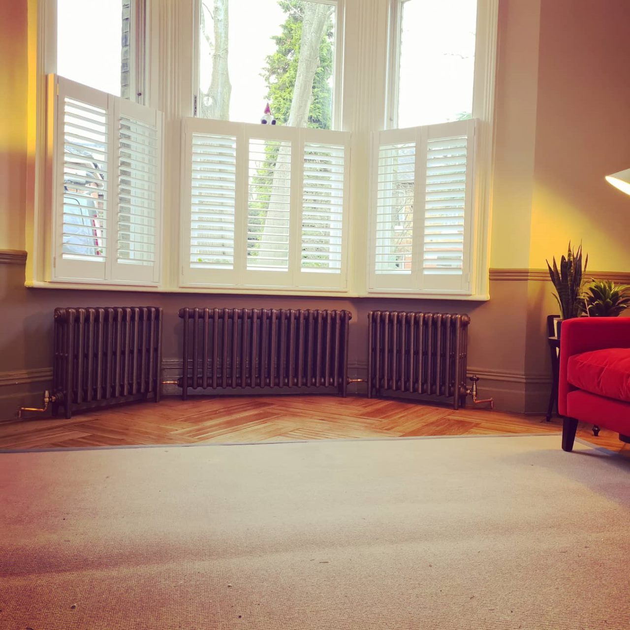 Home heating radiator installation